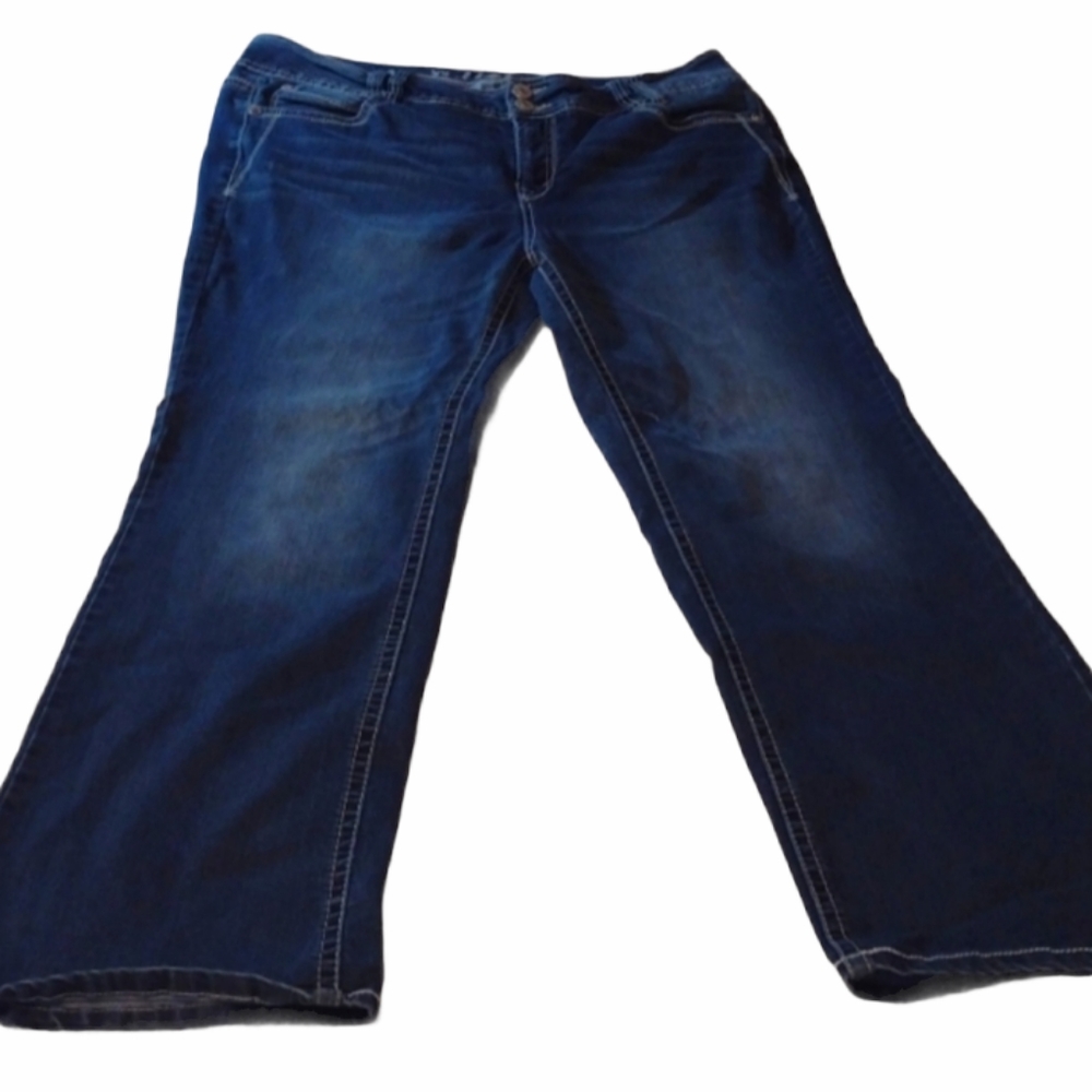 Comfy Wallflower Jeans, Size 18